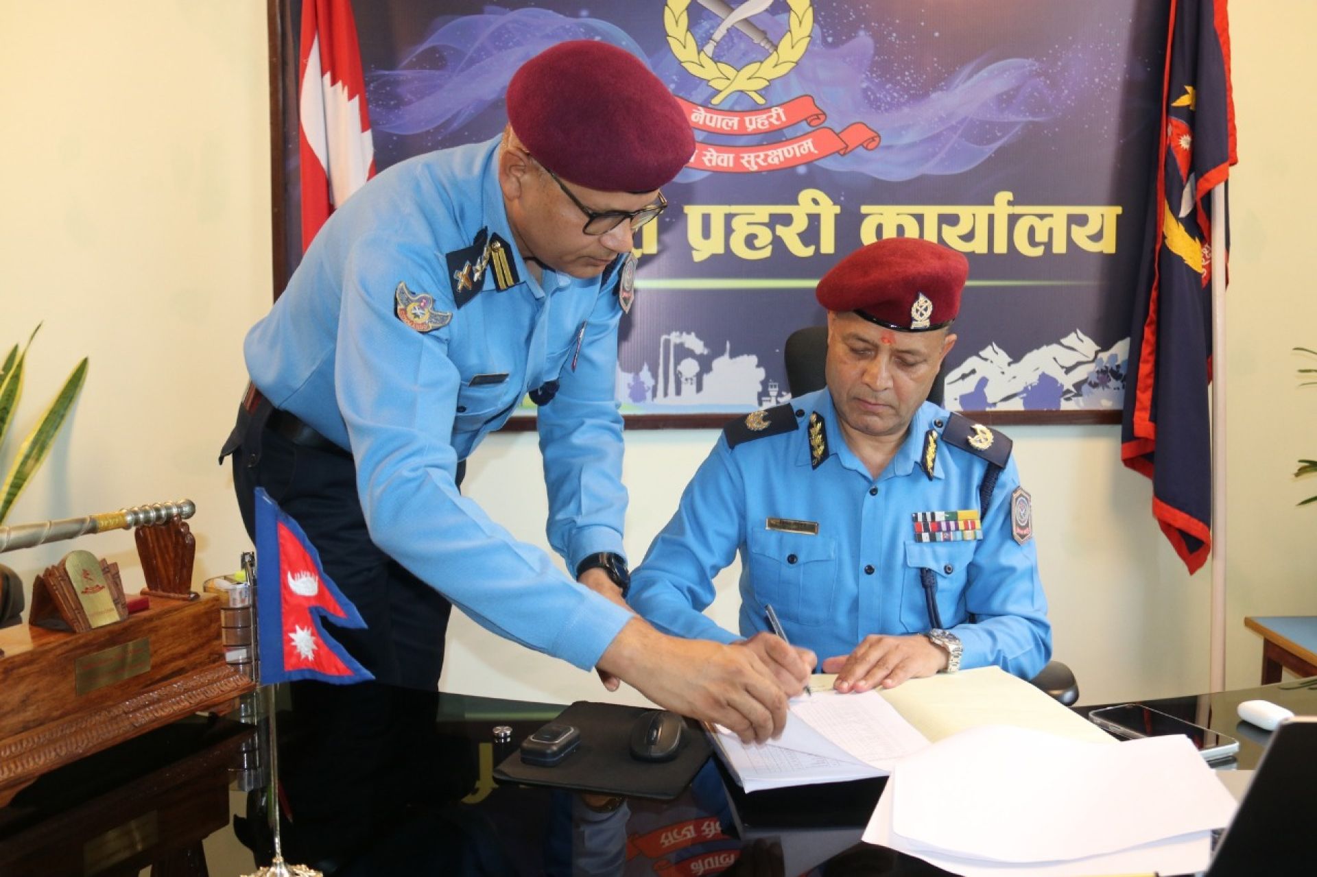 डिआइजी घिमिरेले सम्हाले कोशी प्रदेश प्रहरीको कमाण्ड